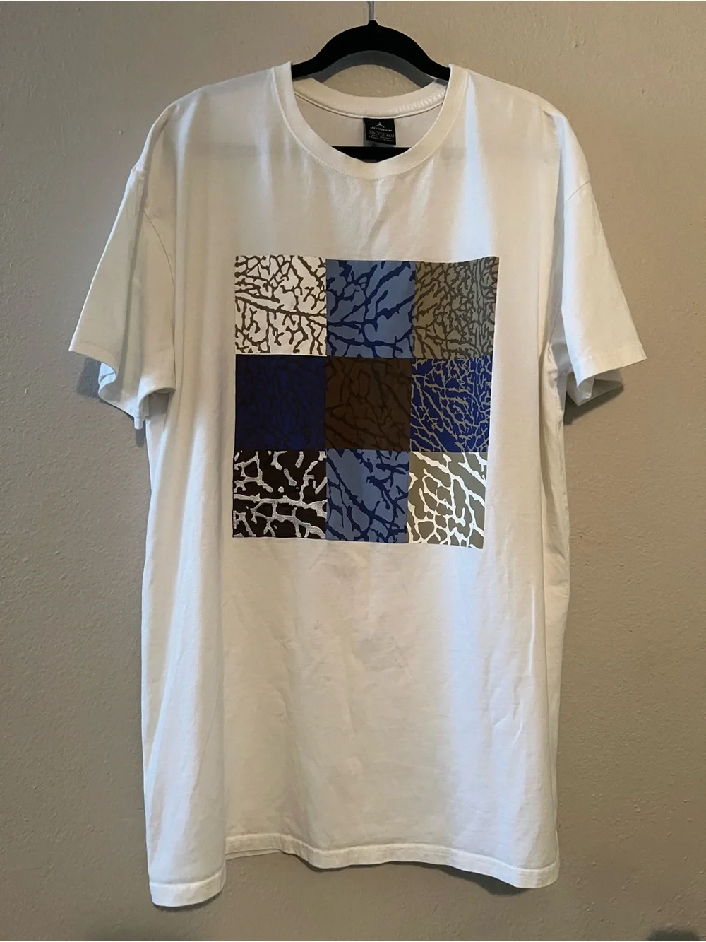 Jordan Men's Short-Sleeve Animal Block Print Gray T-Shirt Size XXL